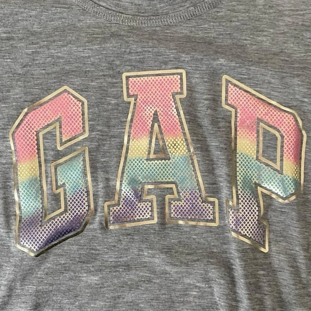 GAP gray athletic
